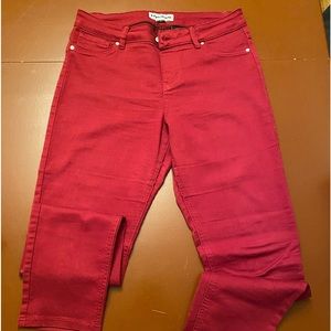 Red legging like pants from Nygärd